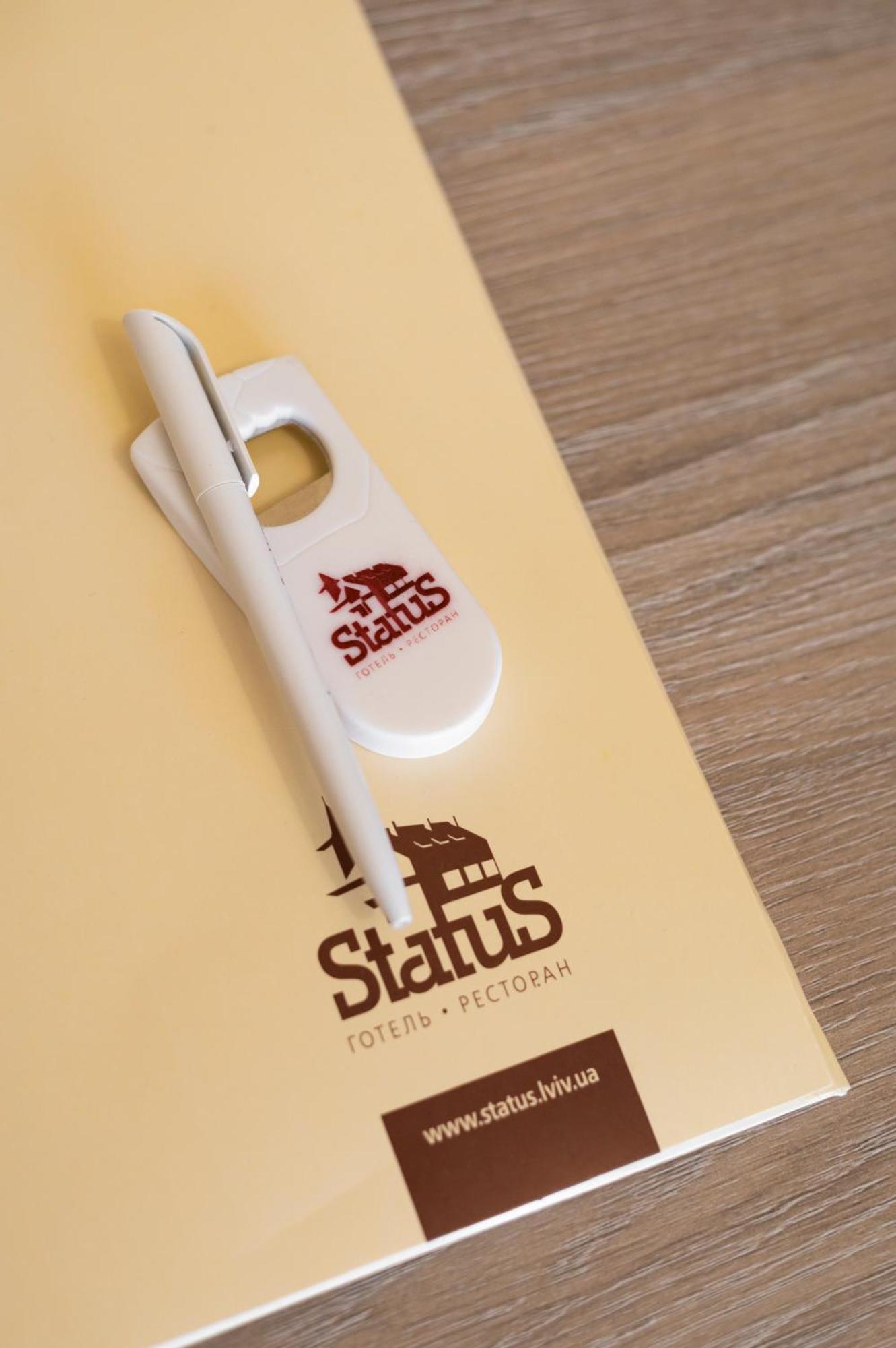 Status Hotel Malehiv Kültér fotó