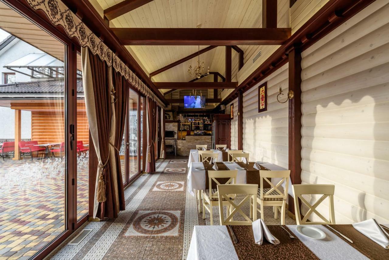 Status Hotel Malehiv Kültér fotó